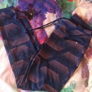 Danskin Active pattern leggings